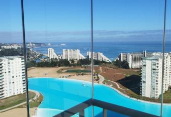 Departamento en Laguna Bah  a - Algarrobo has rooms with a private hot tub