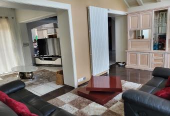 Vacance    5 minutes de Gen  ve has Balcony rooms