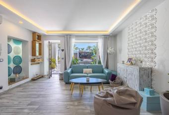 Apartamento en Kharisma has Balcony rooms