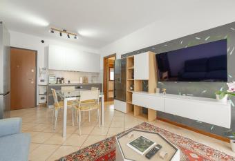 Andrei Flat - free parking & Wi-Fi has Balcony rooms