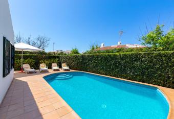 Villa Madro  o has Balcony rooms