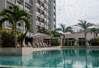 Surfside Hotel has Balcony rooms