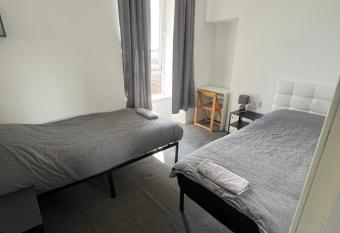 (null) allows 18 year olds to book a room