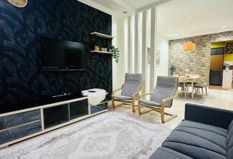 (null) has Balcony rooms