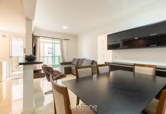 Apto c/ churrasqueira menos de 1km da praia EVK106 allows 18 year olds to book a room