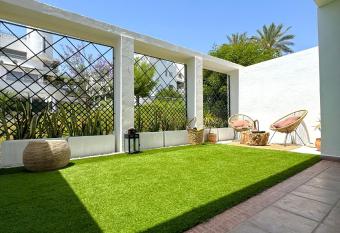 Vitania Resort La Cala de Mijas has rooms with a private hot tub