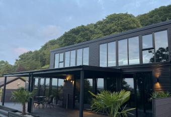 Eco House 1 has Balcony rooms