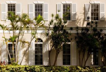 Waterfront 6BD Villa - Nassau, Bahamas has rooms with a private hot tub