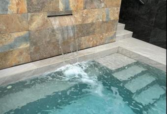 The Oasis of Pineda de Mar has Balcony rooms