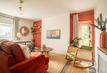 The Station Inn Apartment has Balcony rooms