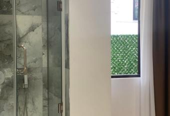 Sea La Vie Hotel has rooms with a private hot tub