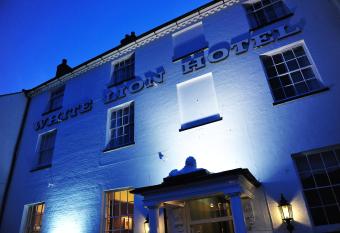 The White Lion Hotel allows 18 year olds to book a room