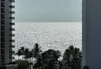 Amazing Ocean View! 10 floor Parking included has Balcony rooms