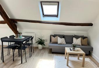 (null) has Balcony rooms