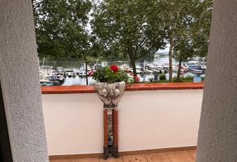 Hafenperle has Balcony rooms