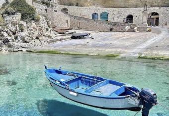 Apartment with terraced rooftop Salento has Balcony rooms