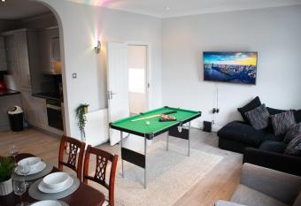 Bright Private Terrace - Private Parking - TV - WiFi - Hot Tub Shower has Balcony rooms