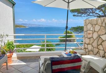 SUITE HVAR BEACH SEA VIEW VILLA - by Ana & Nikola Villas - Front House Parking, Beachfront and Breakfast Buffet Optional - 20 m from sea has Balcony rooms