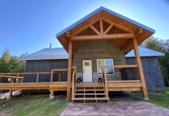 Tobermory Village Getaway allows 18 year olds to book a room