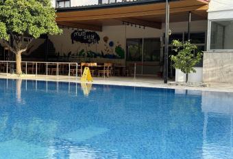 Muer City Hotel Kemer allows 18 year olds to book a room
