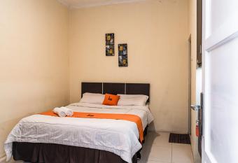 L cost Homestay has Balcony rooms
