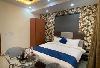 Hotel Tulip Inn has Balcony rooms