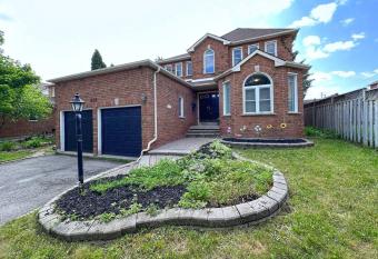 Neighborhood friendly House in Barrie! allows 18 year olds to book a room