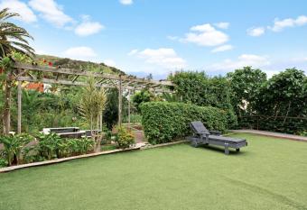 El Portillo 1 has Balcony rooms