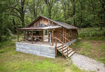 Spring Hill Farm - The Pampered Peacock allows 18 year olds to book a room