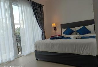 samui In box hostel has Balcony rooms