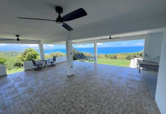 Villa Vil   allows 18 year olds to book a room