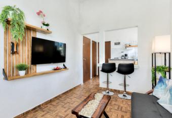 Dream Apartment Balcon Colibri has Balcony rooms