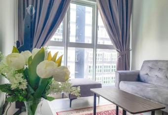 Lovely Gateway House Treat has Balcony rooms