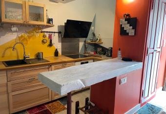 Maison des artistes centre de Saint Emilion has Balcony rooms