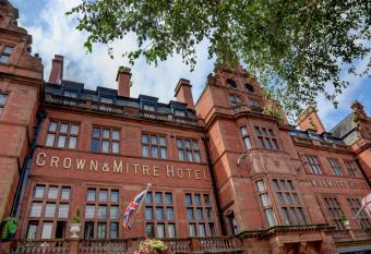 Crown & Mitre Hotel allows 18 year olds to book a room