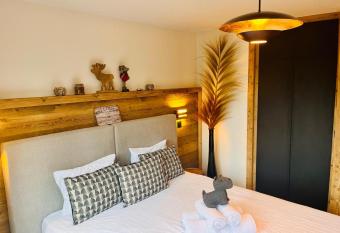 Chalet Apartment Les Balcons Enchant  s has Balcony rooms