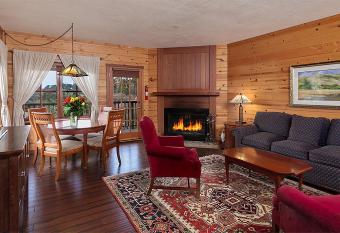 Stanford Inn by the Sea - Vegan Resort on the Mendocino Coast has rooms with a private hot tub