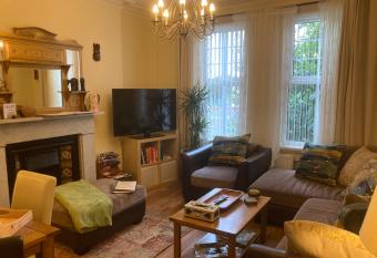 Mountroyal 4 bedrooms self catering apartments 4 has Balcony rooms