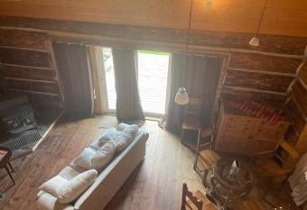 Dream Cabin at Beaverfoot has Balcony rooms