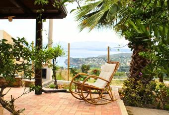 Villa Sarmuci has Balcony rooms