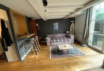 Superbe maison entre lac et oc  an    Lacanau has Balcony rooms