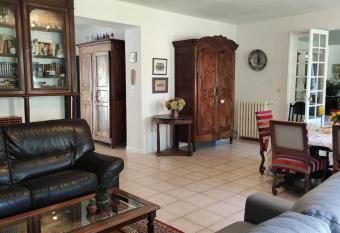 Charmant 110m2 avec jardin priv   has Balcony rooms