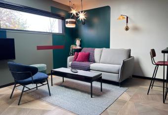 Studio ind  pendant proche Paris - Chromatic Stella Luxe, calme et volupt   has Balcony rooms