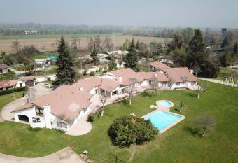 Club House Pirque has Balcony rooms