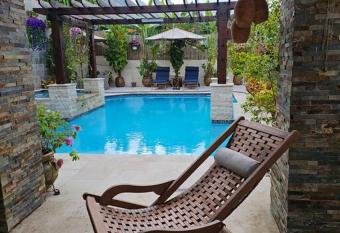 (null) has Balcony rooms