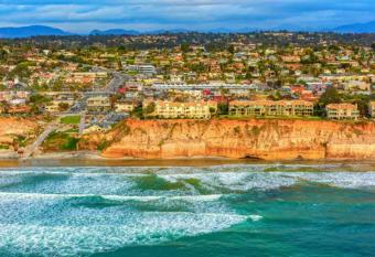 Sand Pebbles Resort - Amazing 2 Bedroom Condo Right by the Beaches & Attractions has Balcony rooms