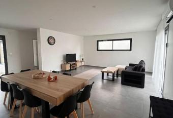 Villa    C  bazat has Balcony rooms