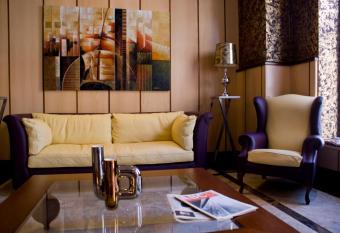 Hotel 4C Puerta Europa allows 18 year olds to book a room