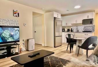 Cozy Private Modern Apartment Airport Location allows 18 year olds to book a room