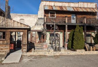 The Riverside Inn has Balcony rooms
